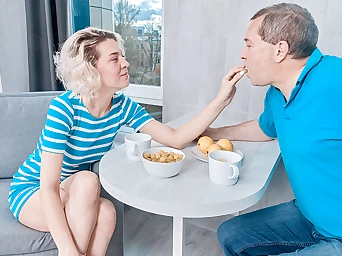 Playful honey rides an experienced dick for breakfast
